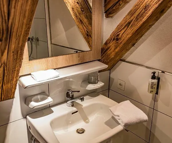 Hotel Koncept Loeie 2*